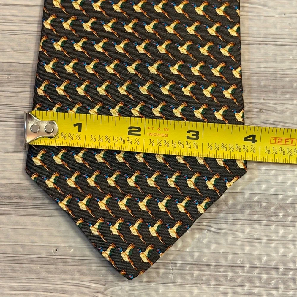 Museum Artifacts 100% Silk Tie Green Flying Pheasant Bird Hunting Outdoorsmen